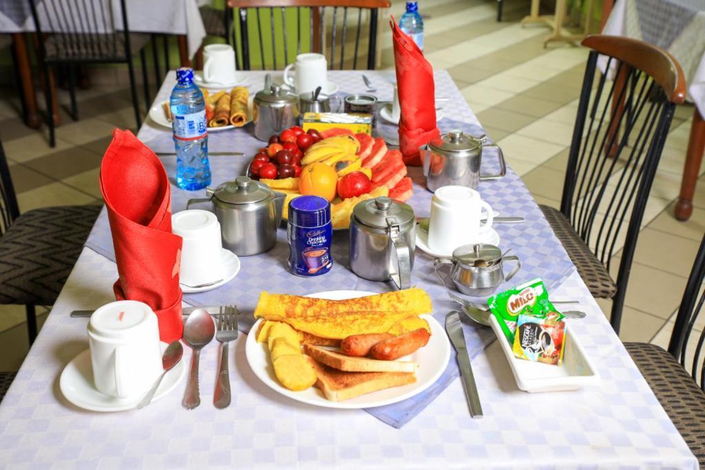 Paris Hotel Nairobi Luaran gambar